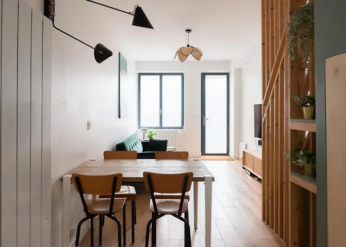 Bright Duplex Near The Center Of Vincennes